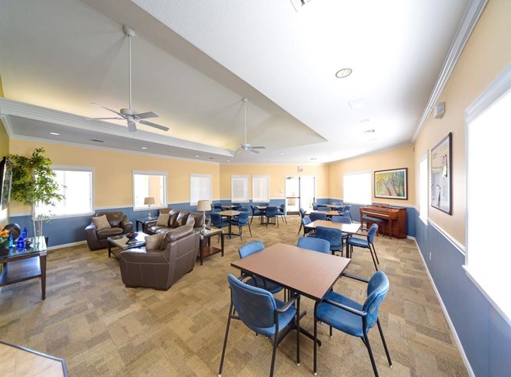 Clubhouse Lounge With Cafe Style Seating at Holly Cove Apartments, Orange Park
