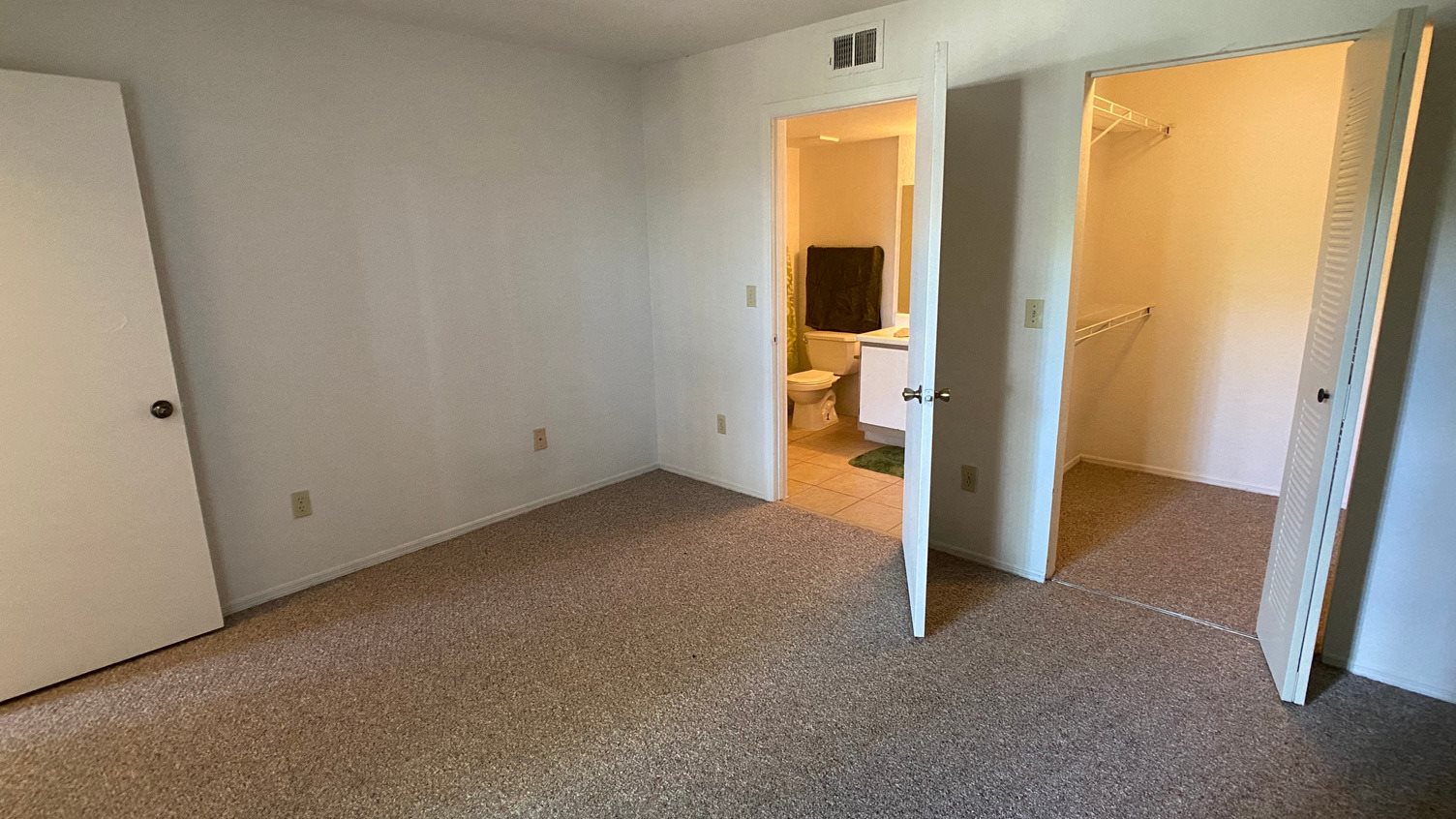 Photos and Video of Pointe Vista Apartments in Orlando, FL