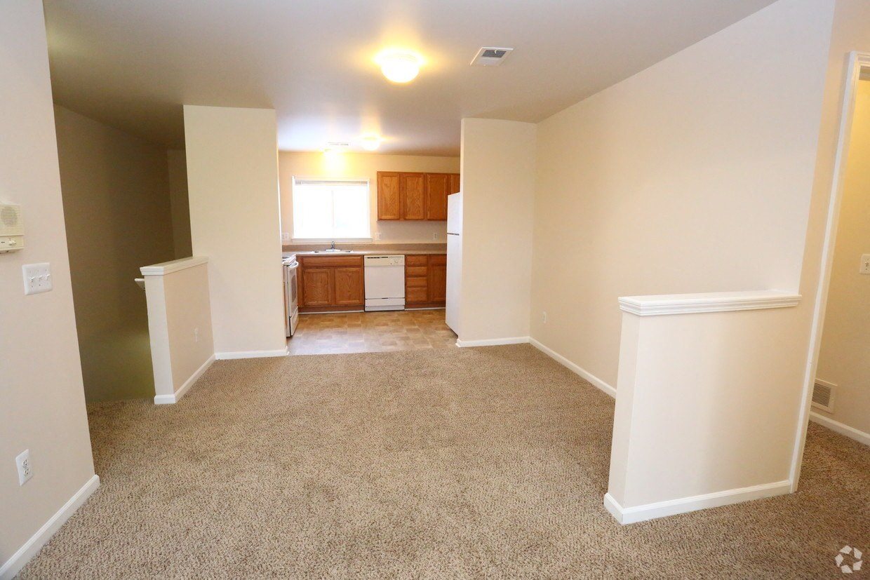 Photos and Video of Blackberry Creek Village Apartments in Burton, MI