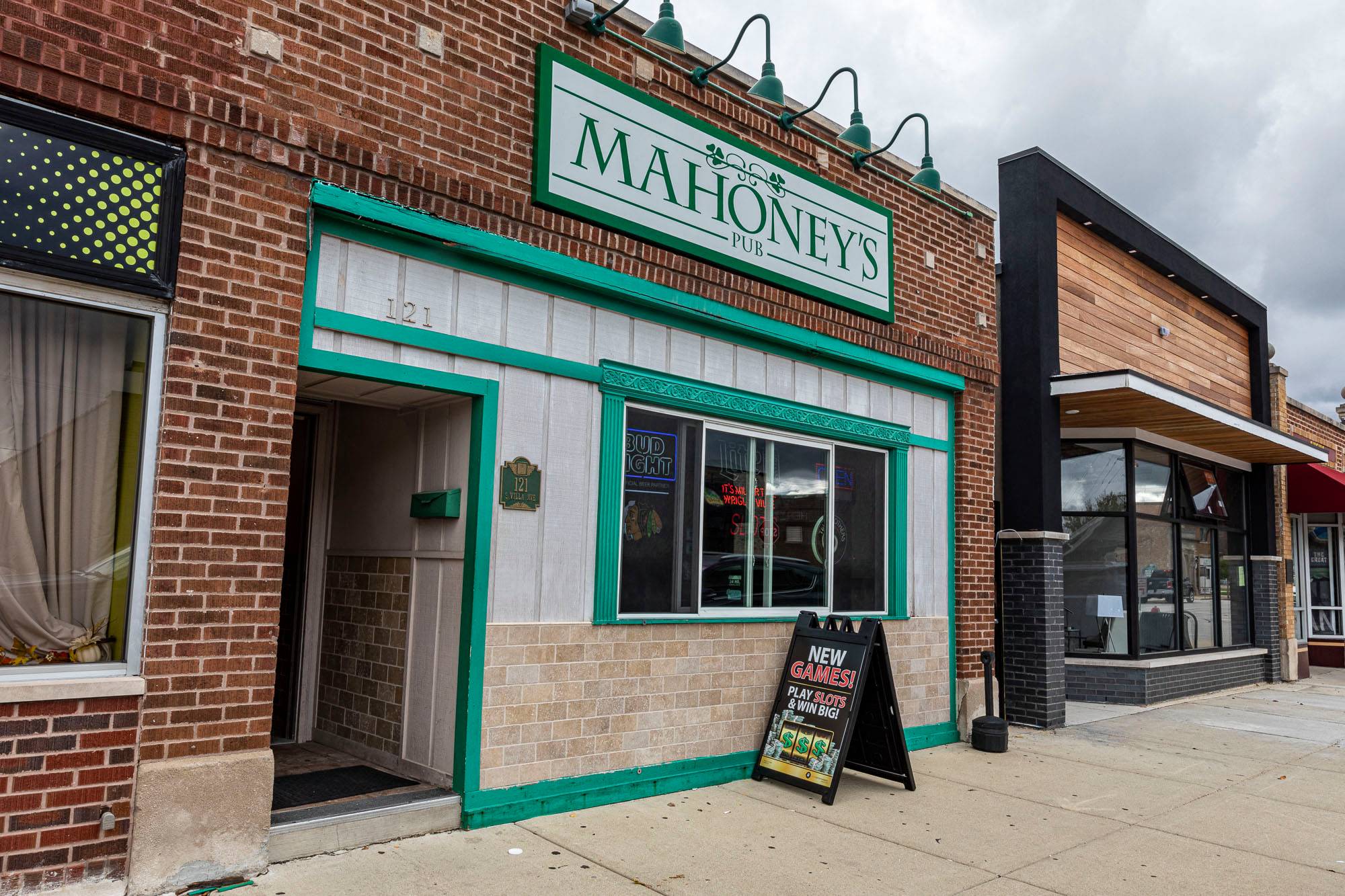 Mahoney's Pub in Villa Park
