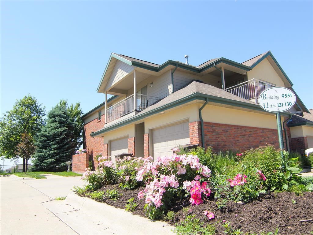 Southwind Villas Apartments in La Vista, NE