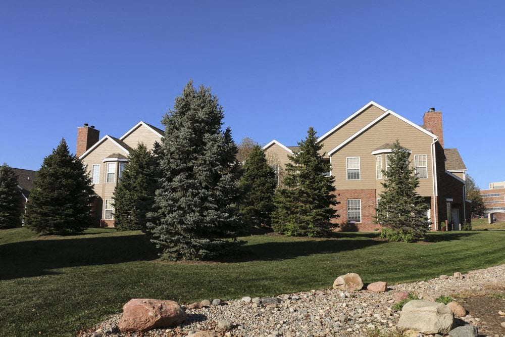 Exteriors-Exterior view of greenspace and landscaping of Ridge Pointe Villas in south Lincoln