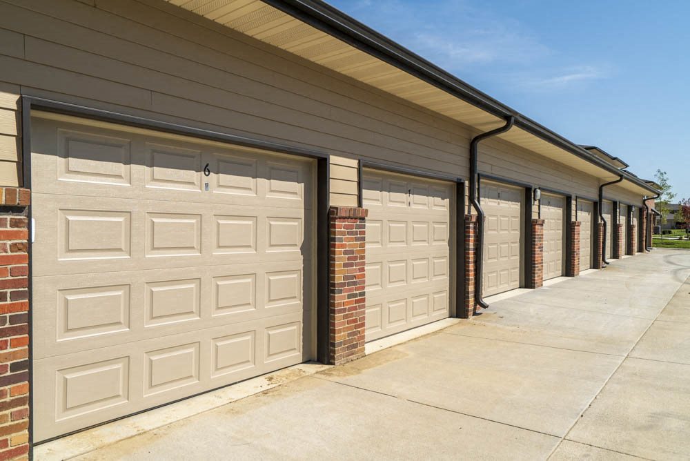 Detached garages available for rent at The Villas at Mahoney Park