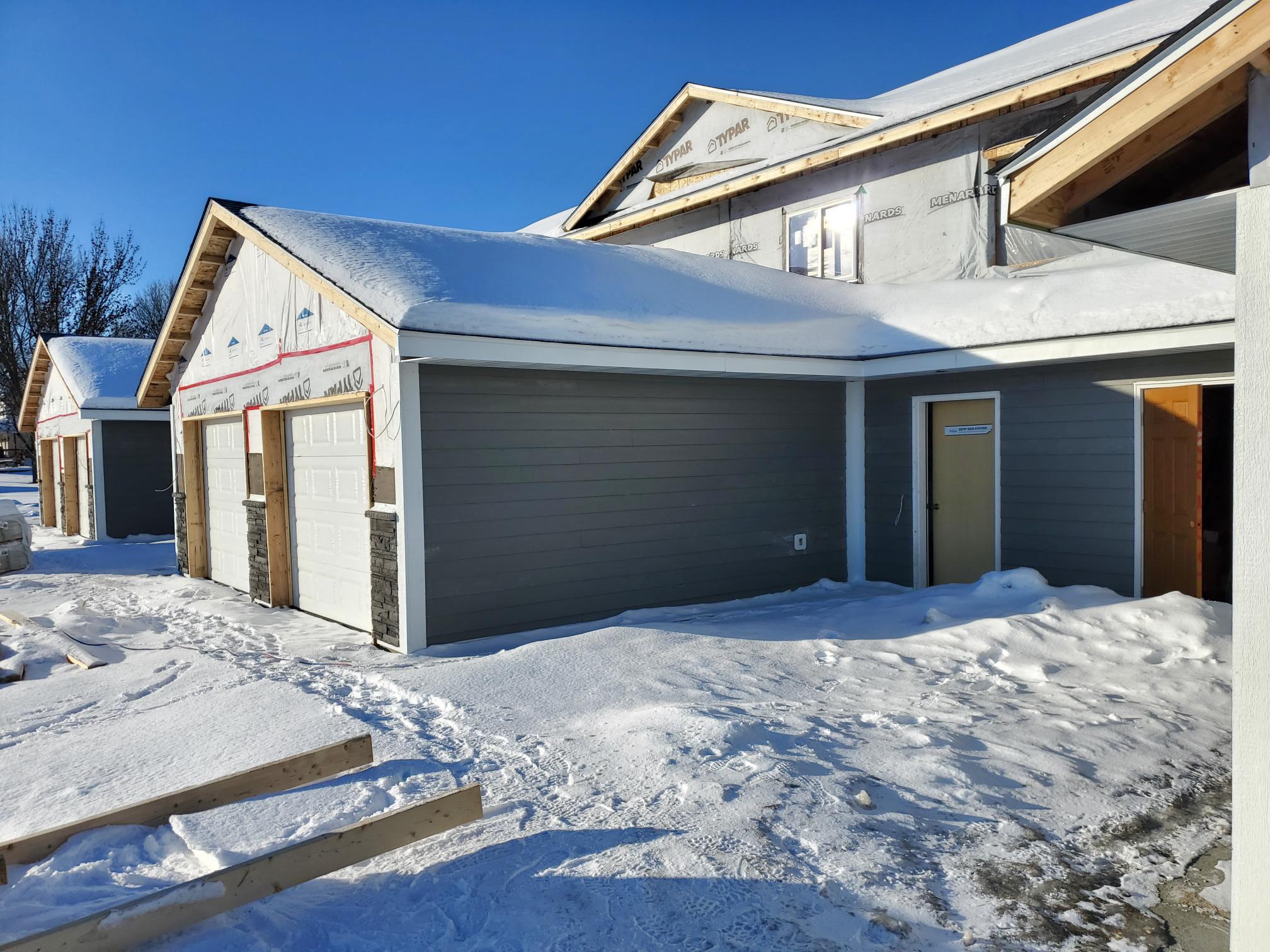 Brecken Place Townhomes Apartments in Belle Plaine, MN