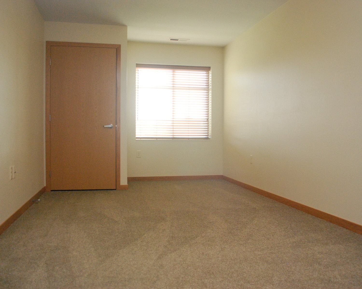 Photos and Video of Sibley Park Apartments in Mankato, MN