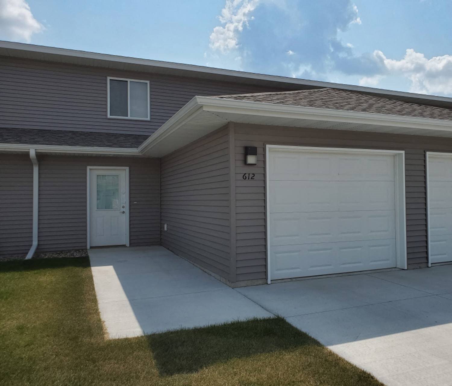 Photos and Video of Maple Brook Townhomes in Northfield, MN