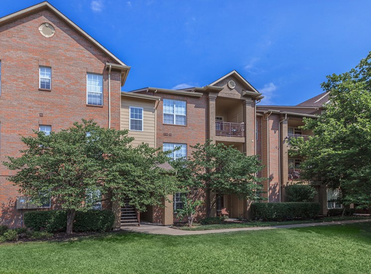 Exquisite Exterior at Crowne Chase Apartment Homes, Overland Park, KS