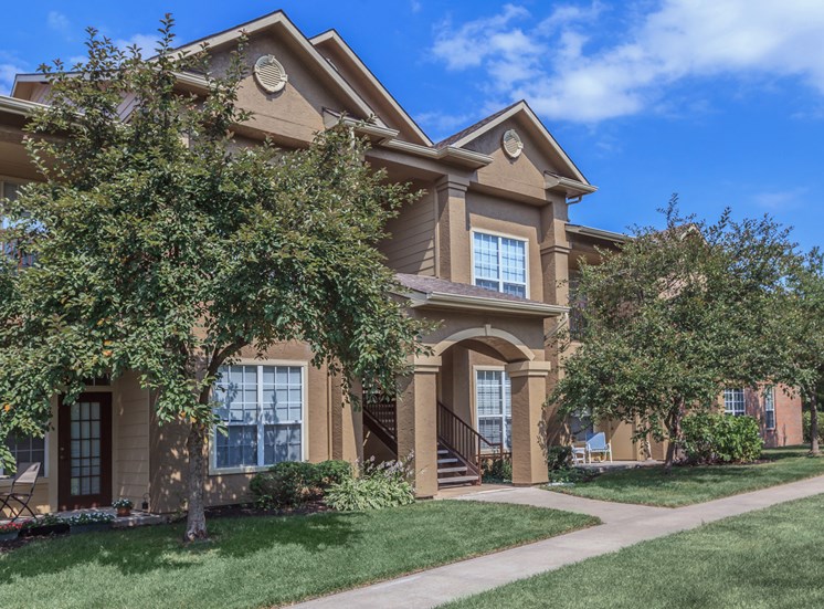 Exquisite Exterior Designs at Crowne Chase Apartment Homes, Overland Park, Kansas