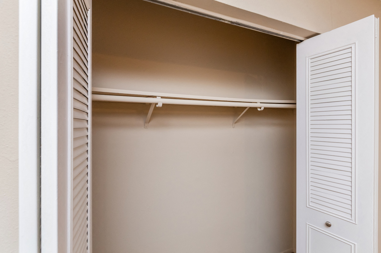 Closetat Preston Court Apartments, Overland Park, KS, 66212
