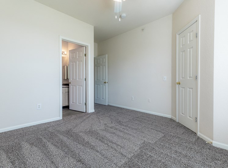 Wall-To-Wall Carpeting at Crowne Chase Apartment Homes, Kansas, 66210