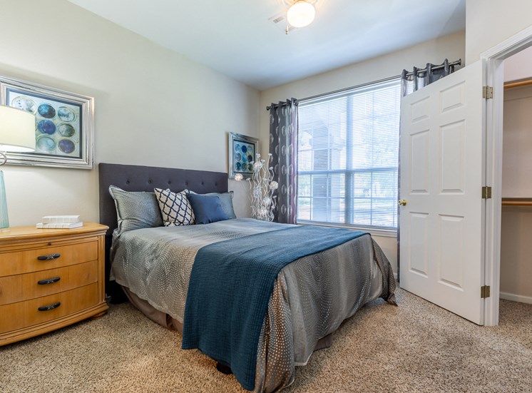 Bedroom With Closet at Crowne Chase Apartment Homes, Overland Park, KS