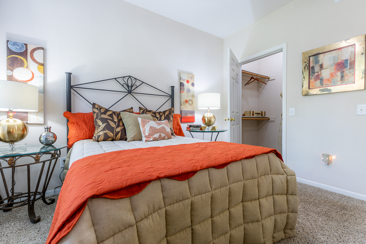 Spacious Bedroom With Comfortable Bed at Crowne Chase Apartment Homes, Kansas