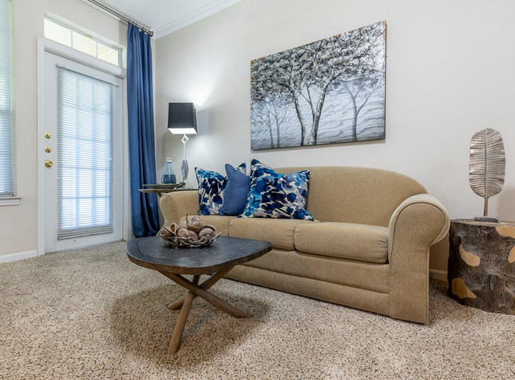 Spacious Living Area at Crowne Chase Apartment Homes, Overland Park, KS