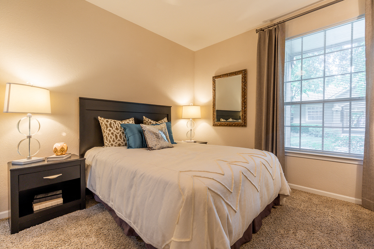 Gorgeous Bedroom at Crowne Chase Apartment Homes, Overland Park