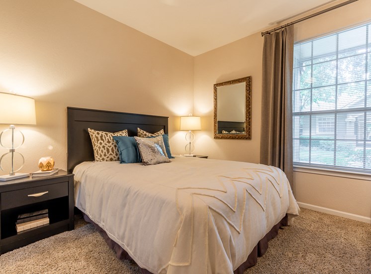 Gorgeous Bedroom at Crowne Chase Apartment Homes, Overland Park