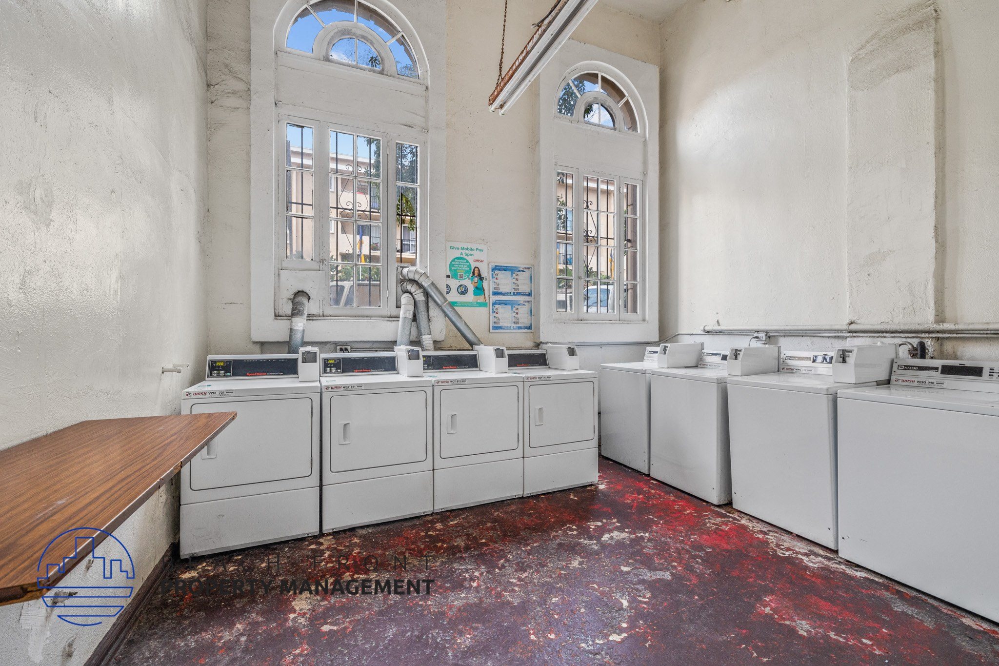Laundryroom in builiding