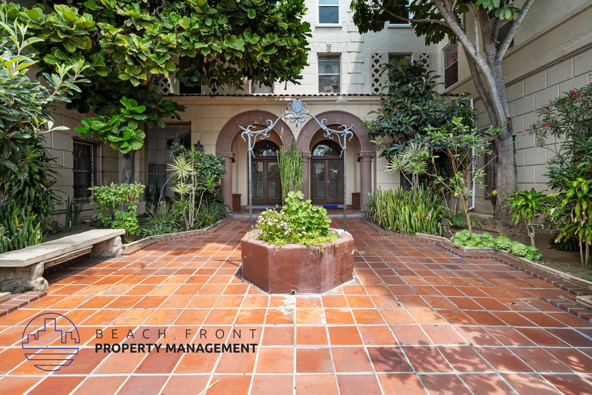 the building in which Courtyard is located