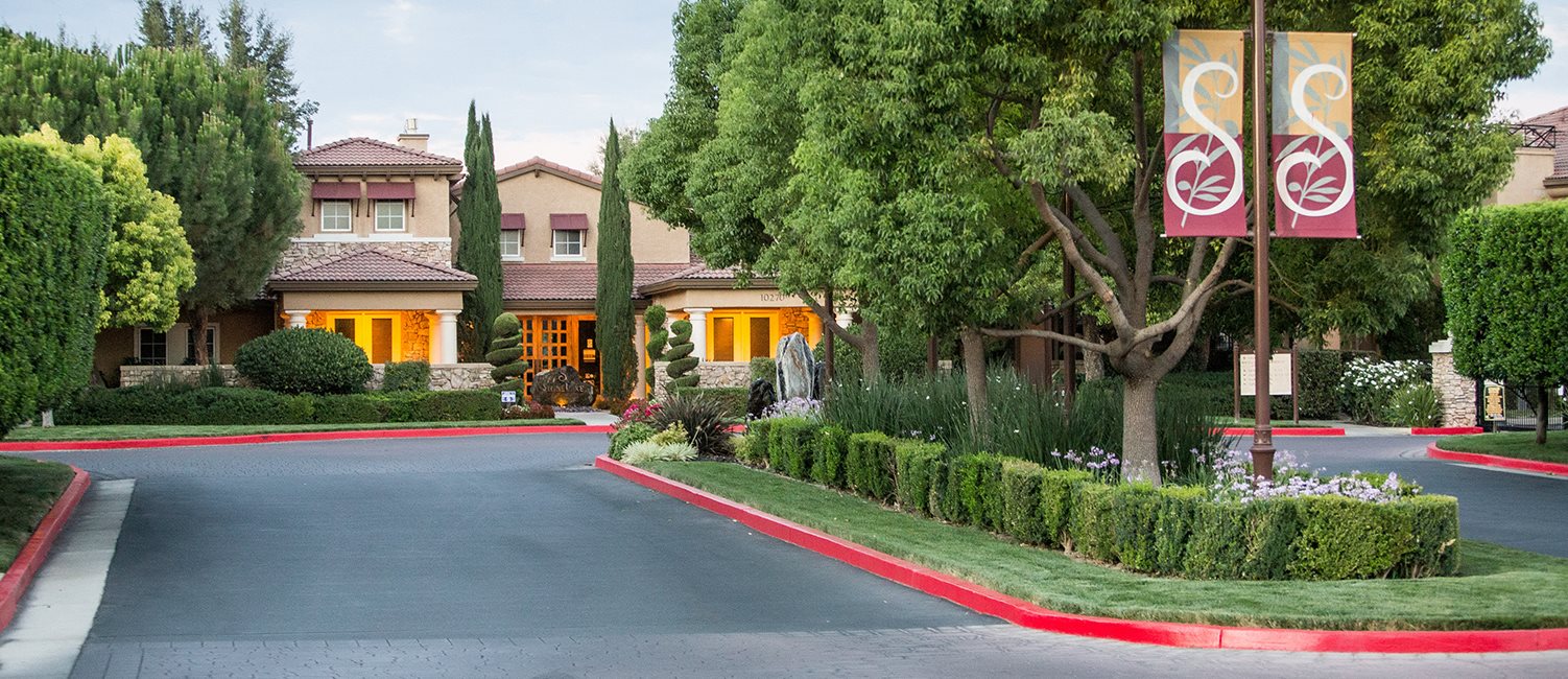 Oakmont Apartments in Sacramento, CA