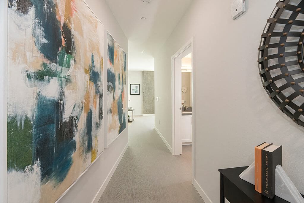 Hallway l Orion Apartments in Oakland