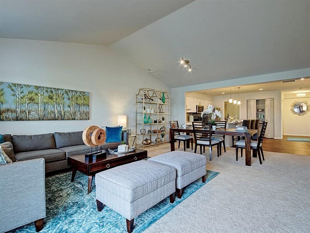 Photos And Video Of Ashwood Place In Naperville Il