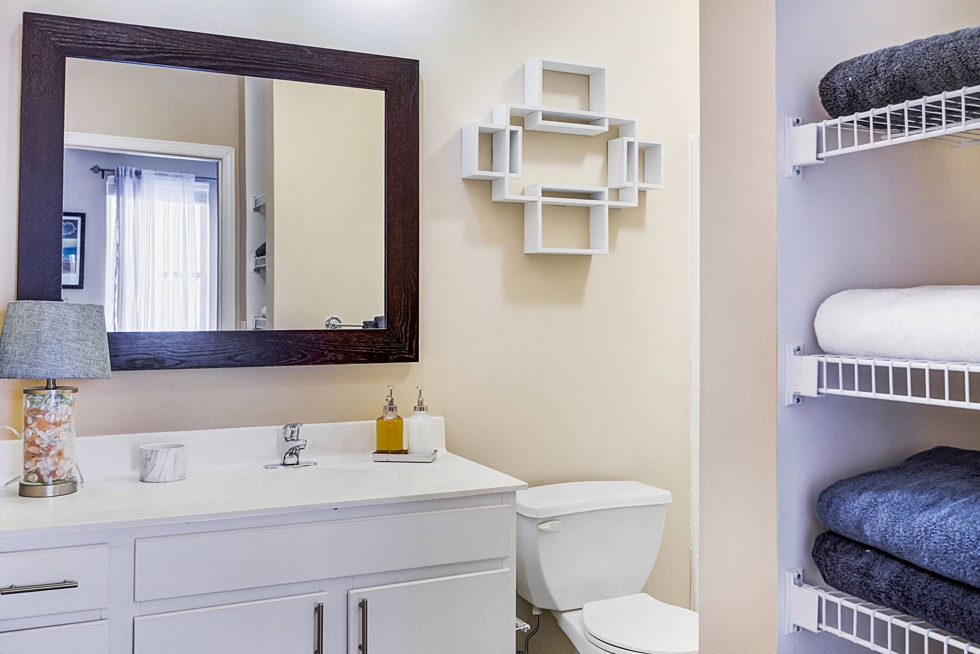 Minneapolis MN Apartments Uptown Lake Apartments Photos