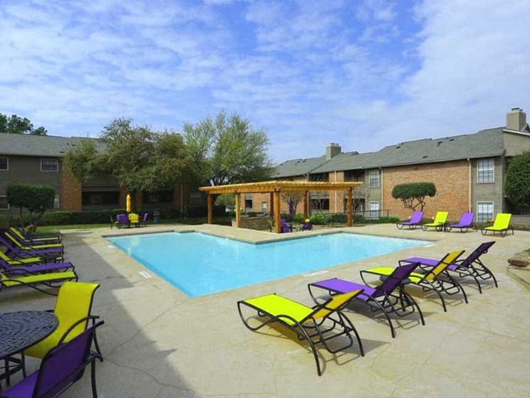 apartments in longview tx with pools