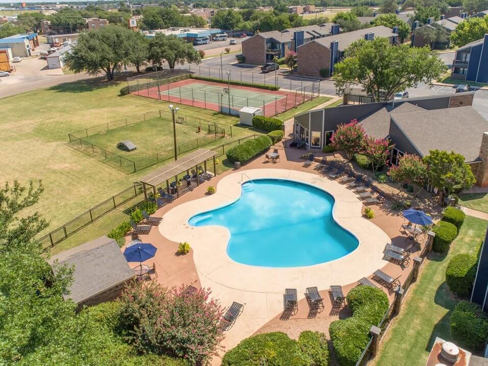 outdoor swimming pool at Mill Creek Apartments