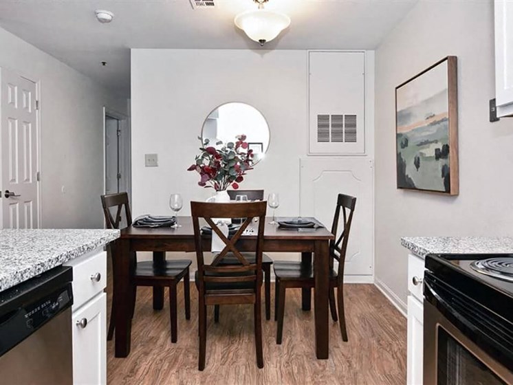 Moline IL apartments with dining room