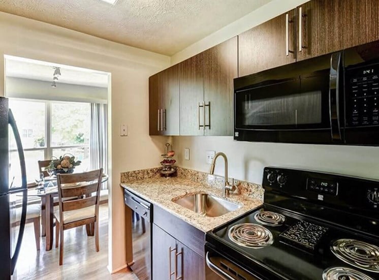 Apartments in Hamilton OH with large kitchen