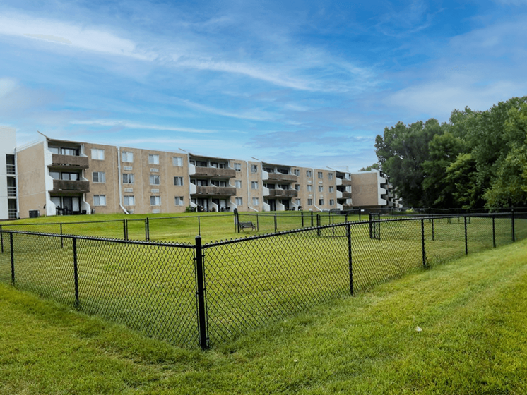 fenced in dog park at Sioux CIty apartments
