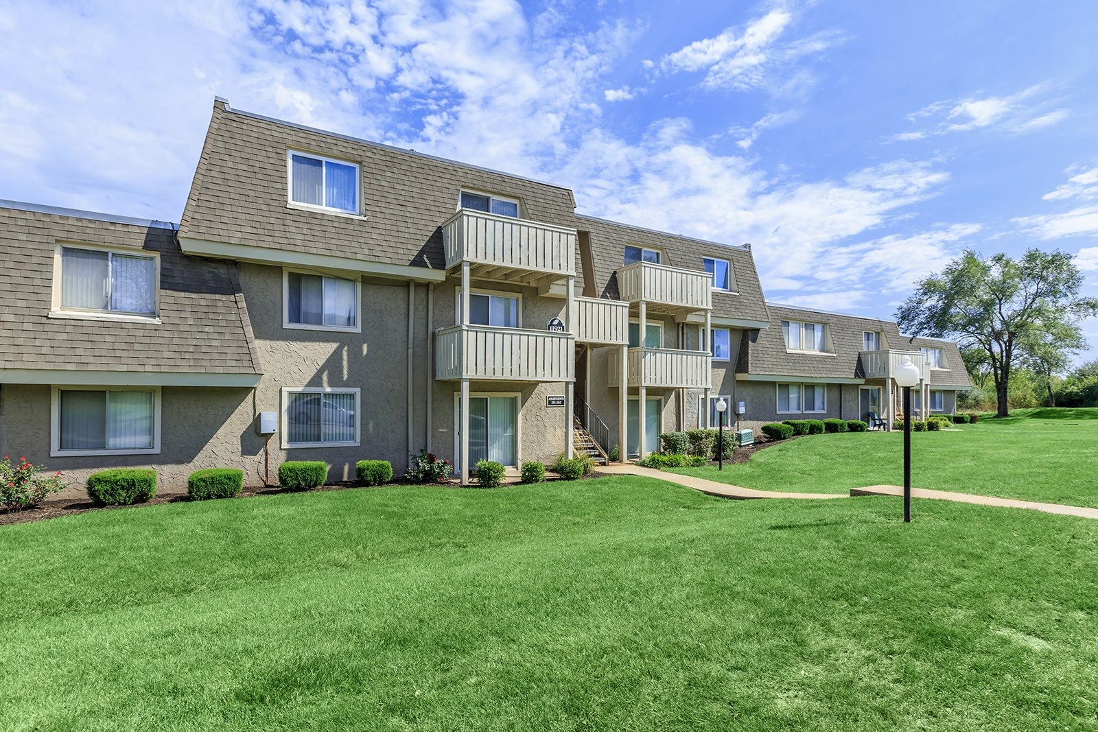 affordable apartments in Grandview, MO