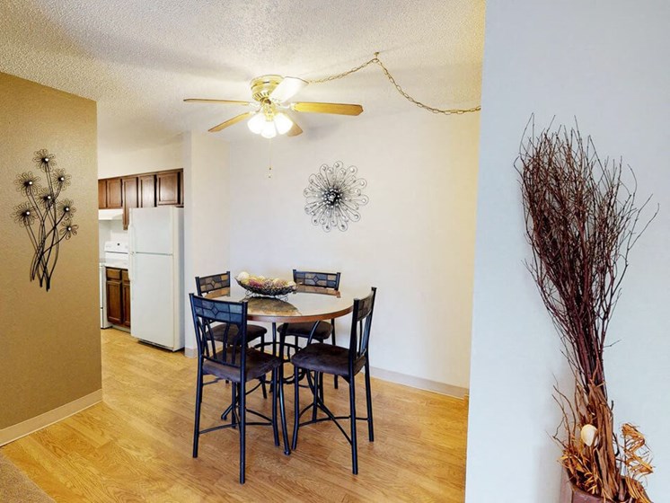 dining area in Sioux City IA apts