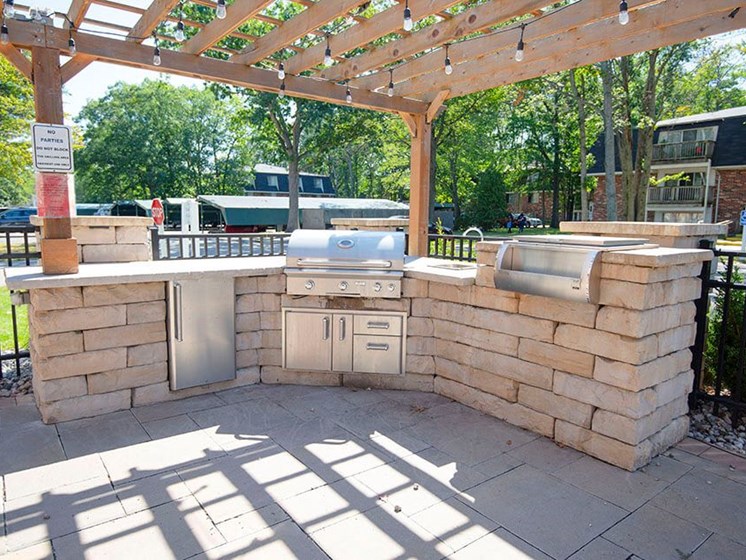 BBQ area at Tiffany Woods Apartments