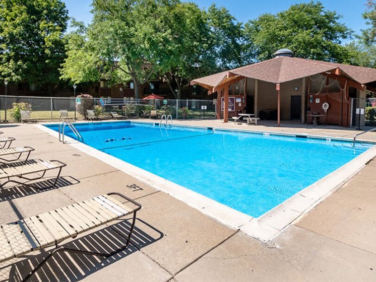 Swimming pool at Fox Crest apartments