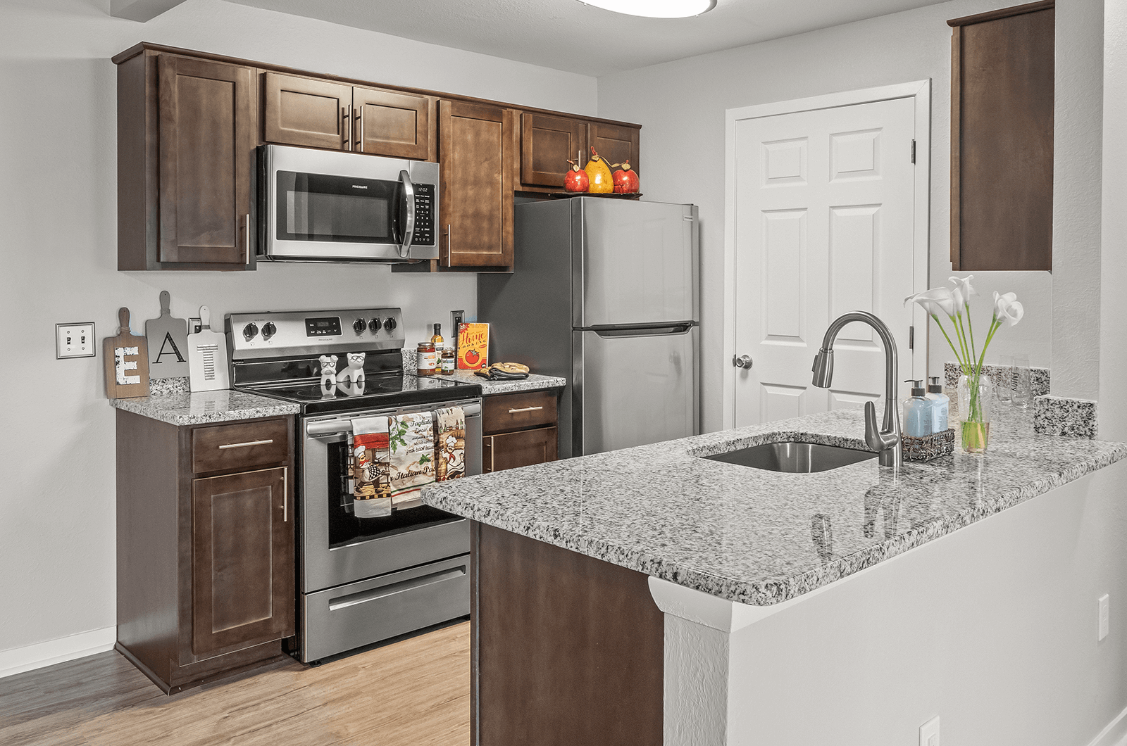 Gateway of Grand Blanc Apartments in Holly, MI For Rent