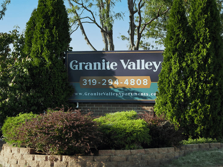 Welcome to Granite Valley Apartments Signage