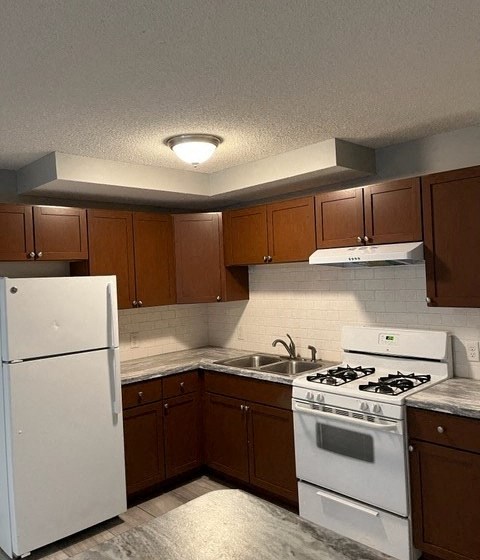 Apartment in Brooklyn Center with upgraded kitchen