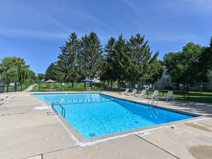 Apartment with pool in Fitchburg, WI
