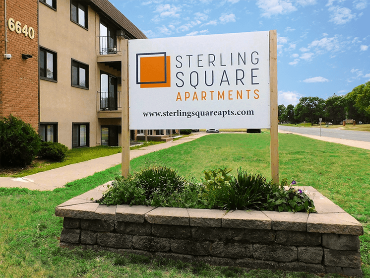 exterior of sterling square apartments