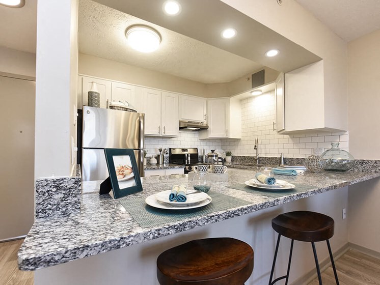 apartments in Louisville with breakfast bar