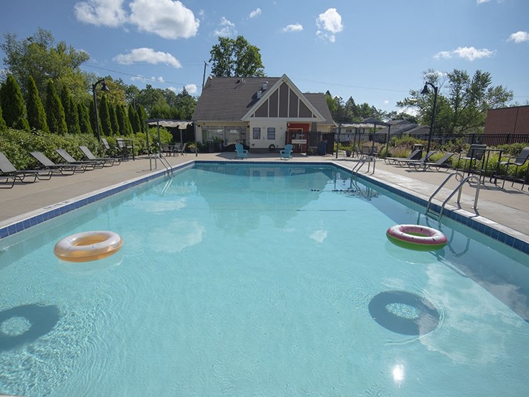 Arcadian grove apartments swimming pool