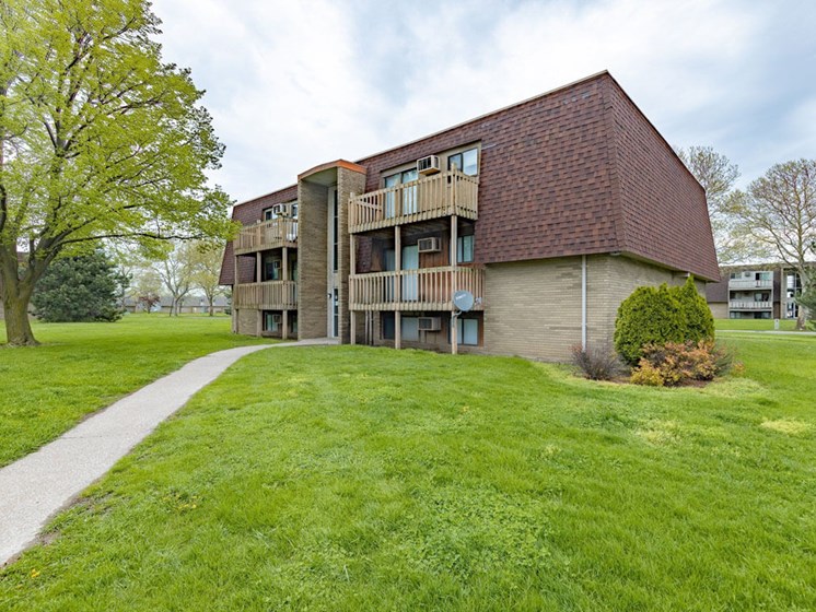 Apartments in Sandusky with Patio/Balcony