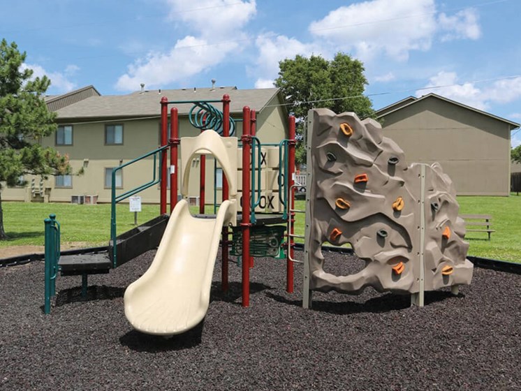 apartments in topeka ks with playground