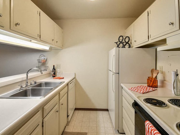 kitchens at River's edge apartments