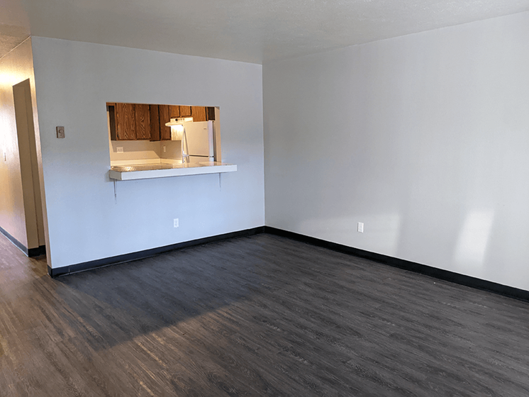 toledo apartments with updated flooring