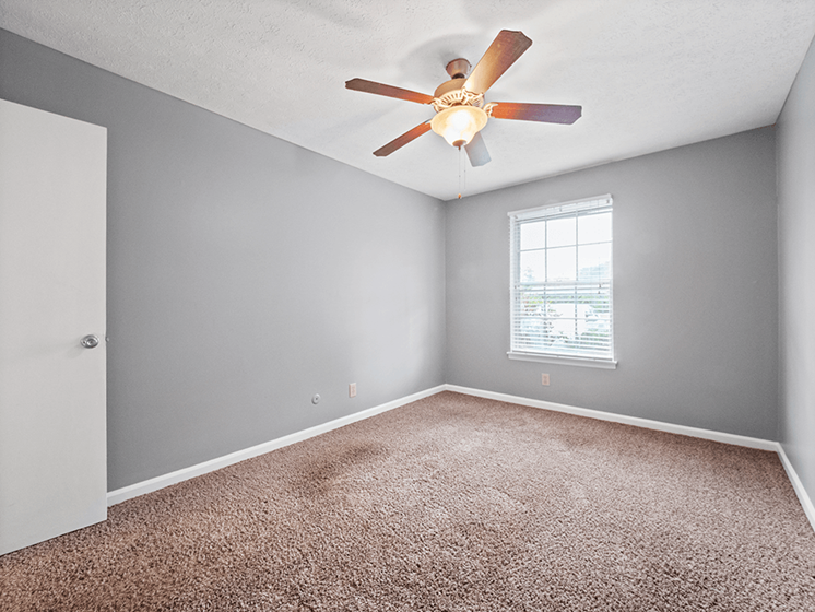 apartments with bedroom ceiling fans