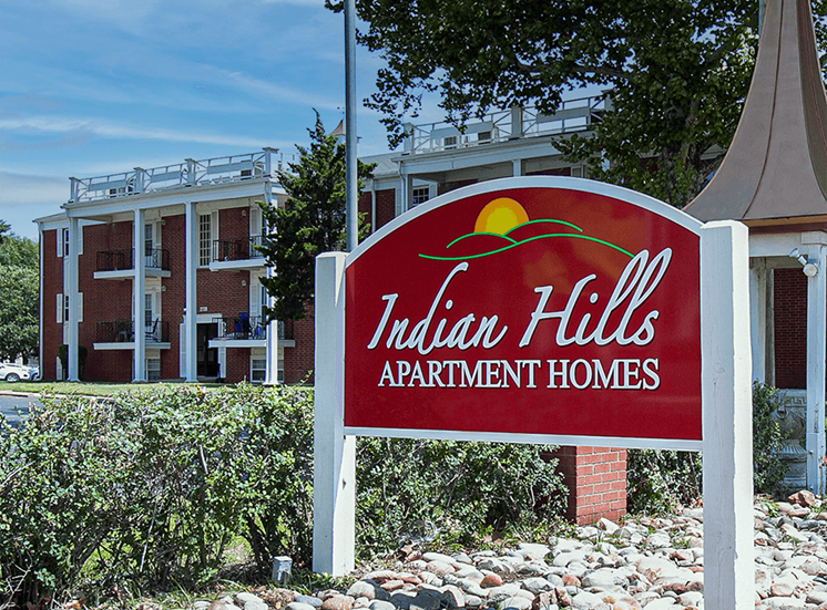 Indian Hills Apartments outdoor sign