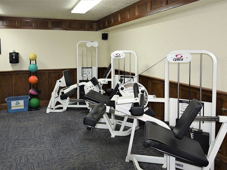 fitness equipment at tourville apartment gym