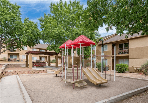 Courtside Apartments