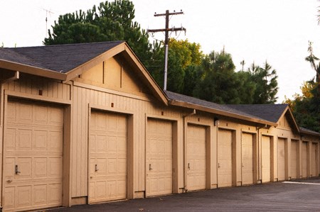 Country Glen Apartments Garages